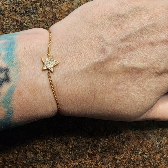 EMPORIO ARMANI brand Rose Gold tone bracelet with crystal star - Picture 1 of 6